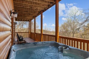 House, Multiple Beds (Emerald City Lights #203) | Outdoor spa tub