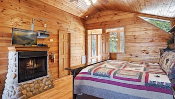 House, Multiple Beds (Emerald City Lights #203) | 2 bedrooms, individually decorated, individually furnished, free WiFi