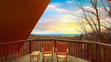 House, Multiple Beds (Emerald City Lights #203) | Terrace/patio