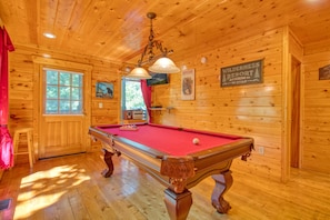 House, Multiple Beds (A Mountain Paradise #295) | Game room