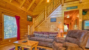 Casa, varias camas (A Mountain Paradise #295) | Área de sala de estar