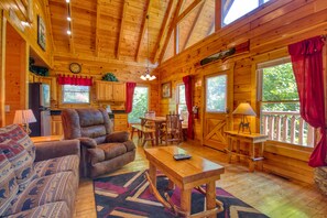 House, Multiple Beds (A Mountain Paradise #295) | Living area - A Mountain Paradise #295 (Sevierville)