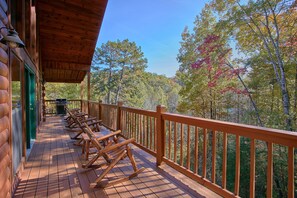 House, Multiple Beds (Bear Splash #409) | Balcony - Bear Splash #409 (Sevierville)