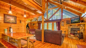 House, Multiple Beds (Browns Bear Den #235) | Living area - Browns Bear Den #235 (Sevierville)