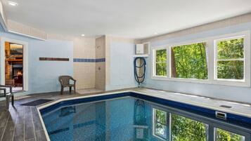 Casa, varias camas (Mystical Creek Pool Lodge #600) | Alberca | Alberca techada y alberca climatizada