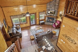 House, Multiple Beds (Mystical Creek Pool Lodge #600) | Living area