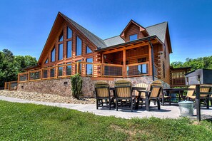 House, Multiple Beds (Always Dreaming  #410) | Outdoor dining