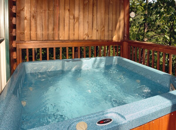 Maison, plusieurs lits (Buddy Bear #249) | Bain à remous extérieur