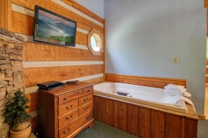House, 1 King Bed (Dream Weaver #1527) | Bathroom