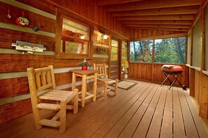 House, Multiple Beds (At Wild Turkey #122) | BBQ/picnic area - At Wild Turkey #122 (Sevierville)