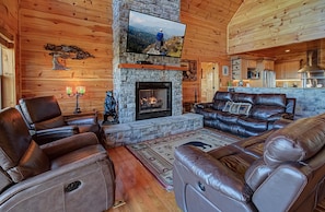 Maison, plusieurs lits (Majestic View Lodge #426) | Coin séjour