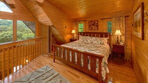 House, 1 King Bed with Sofa bed (Hidden Romance #1404) | 1 bedroom, free WiFi, individually decorated, individually furnished - Hidden Romance #1404 (Sevierville)