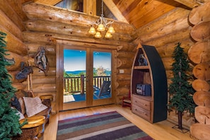 House, Multiple Beds (A Cut Above #371) | Interior - A Cut Above #371 (Sevierville)