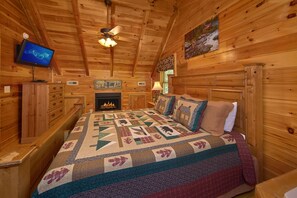 House, Multiple Beds (Heavenly Hideaway #256) | 2 bedrooms, individually decorated, individually furnished, bed sheets - Heavenly Hideaway #256 (Sevierville)