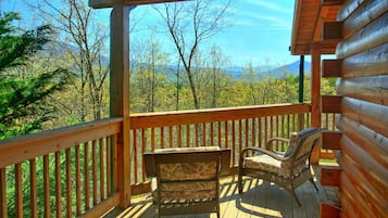 House, Multiple Beds (Heavenly Hideaway #256) | Balcony