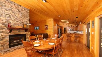 House, Berbilang Katil (Heavenly Creekside #276) | Tempat makan