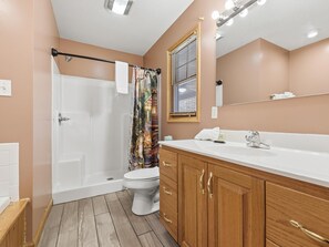 Casa, varias camas (Heavenly Creekside #276) | Baño | Toallas 