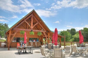 House, Multiple Beds (Eagle's View #356) | Outdoor dining - Eagle's View #356 (Sevierville)