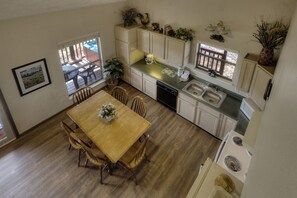 House, Multiple Beds (Kickback Shack #298) | Private kitchen - Kickback Shack #298 (Sevierville)