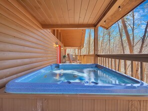 Rumah, Beberapa Tempat Tidur (Cottage In The Pines #297) | Bathtub spa outdoor