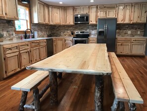 House, Multiple Beds (Black Bear Cinema #4819) | Dining