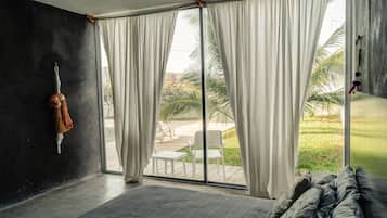 3 bedrooms, laptop workspace, iron/ironing board, bed sheets