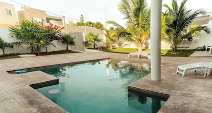 Breathtaking Beach Villa, Feel the Inviting Vibe!