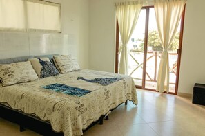 2 habitaciones, tabla de planchar con plancha y ropa de cama 