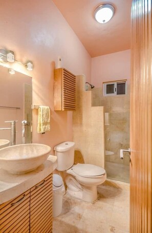 Shower, towels