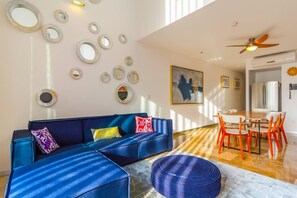 Flat-screen TV - 3BR Modern Penthouse!own Rooftop Pool!min to Beach (Playa del Carmen)