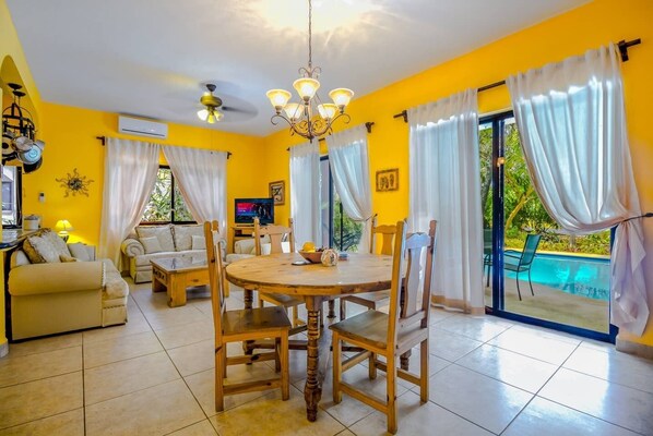 Apartment (2 Bedrooms) | Living area