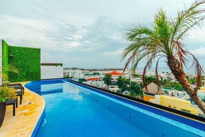 Outdoor pool, pool loungers