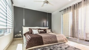 2 Schlafzimmer, laptopgeeigneter Arbeitsplatz, Bügeleisen/Bügelbrett