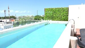 Außenpool, Pool auf dem Dach