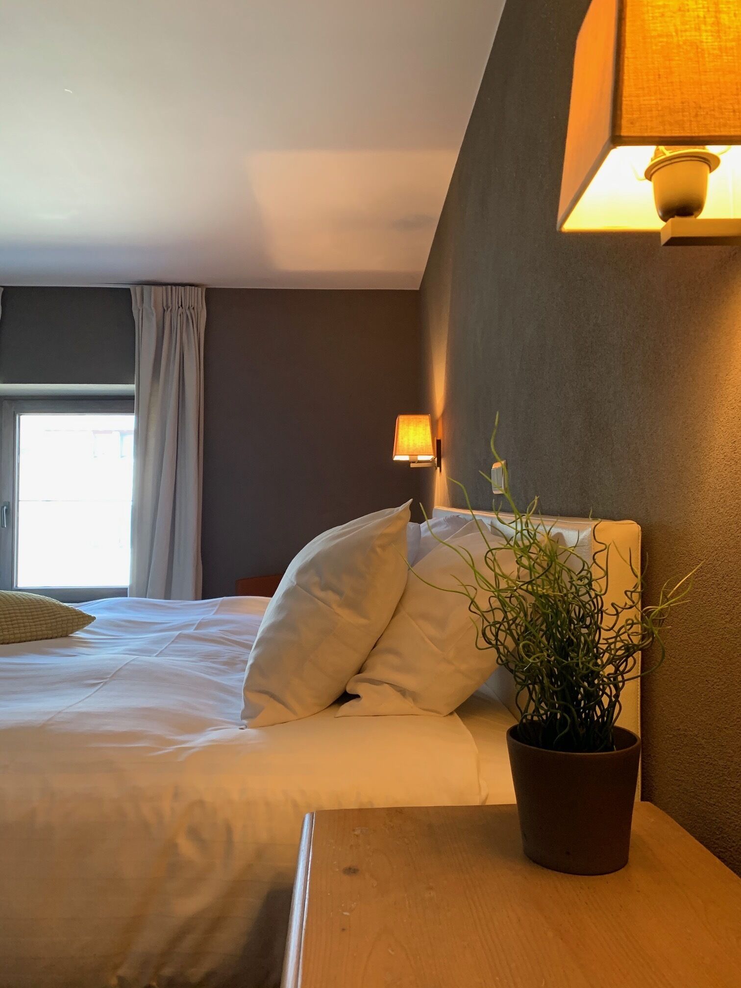 classic double or twin room | 1 bedroom, individually decorated, individually furnished, desk