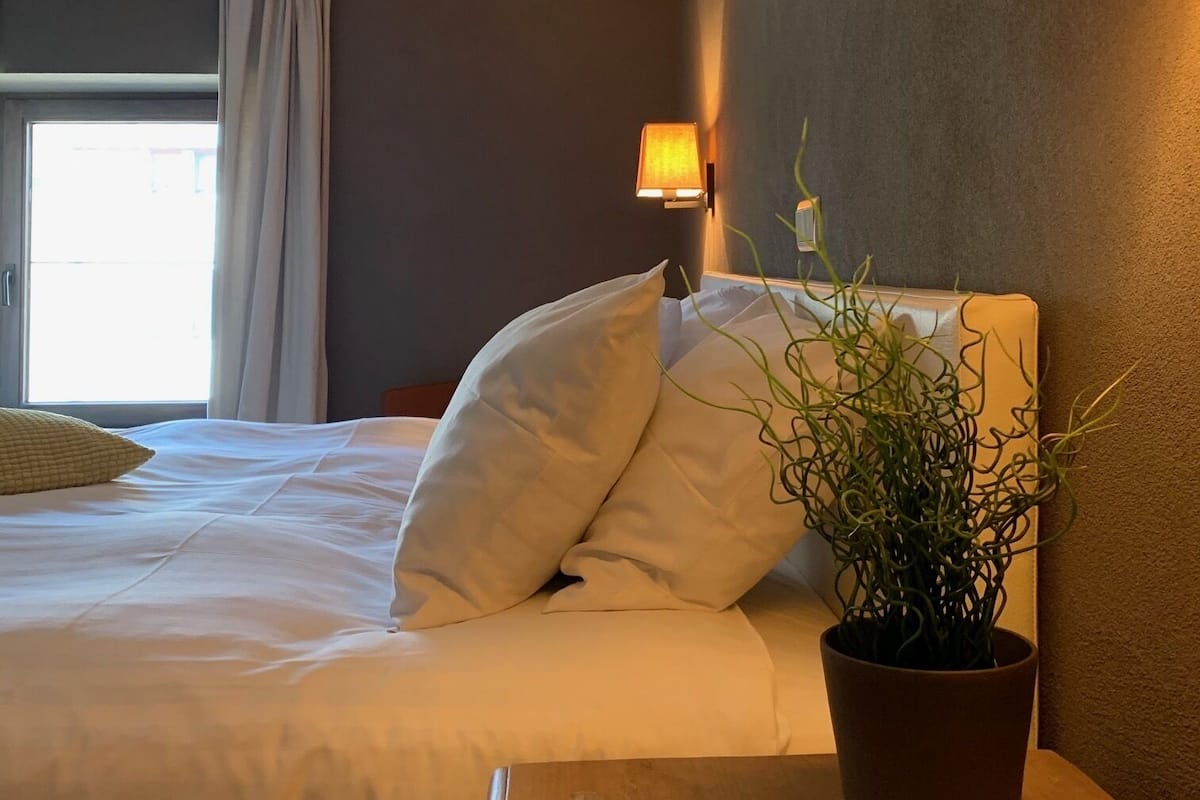 classic double or twin room | 1 bedroom, individually decorated, individually furnished, desk