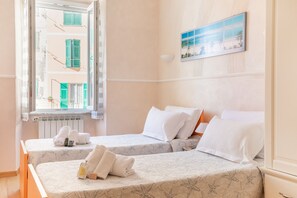 Chambre Panoramique Double ou avec lits jumeaux, vue mer (Aquarium 1) | Literie hypoallergénique, couette en duvet d'oie