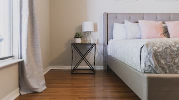 2 habitaciones, escritorio, tabla de planchar con plancha y wifi gratis