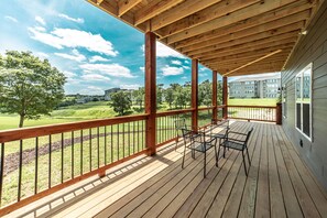 Balcony view - Reunion Lodges at Thousand Hills (Branson)