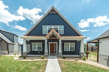 Reunion Lodges at Thousand Hills