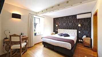 Double Room (Douceur) | In-room safe, individually decorated, individually furnished