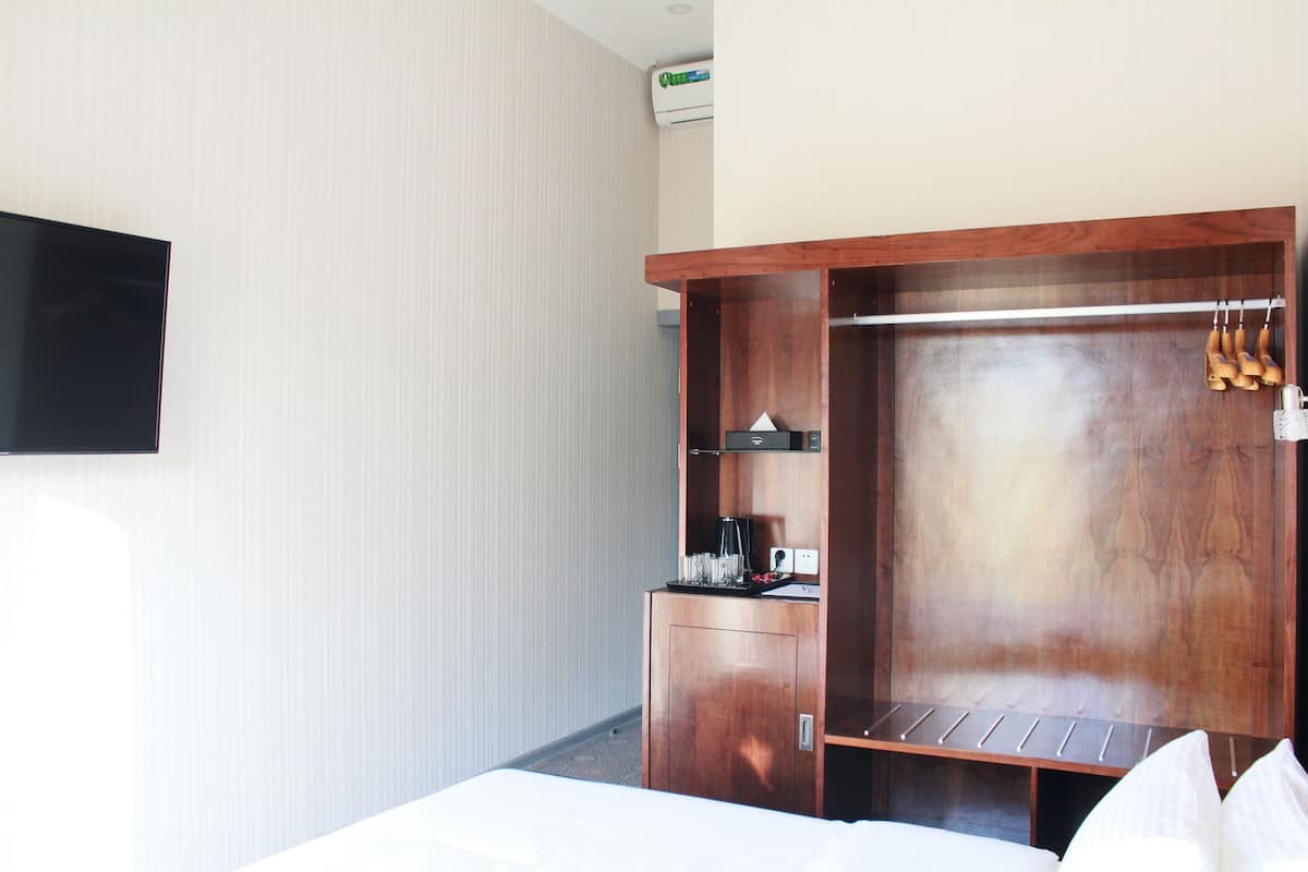 Premium bedding, Select Comfort beds, minibar, in-room safe