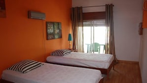 Twin Room, Balcony - Hostel Amoreira (Portimão)