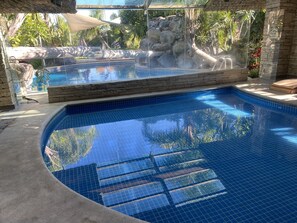 36-inch Smart TV with satellite channels, TV - Cabañas la finca 2 (Atlixco)