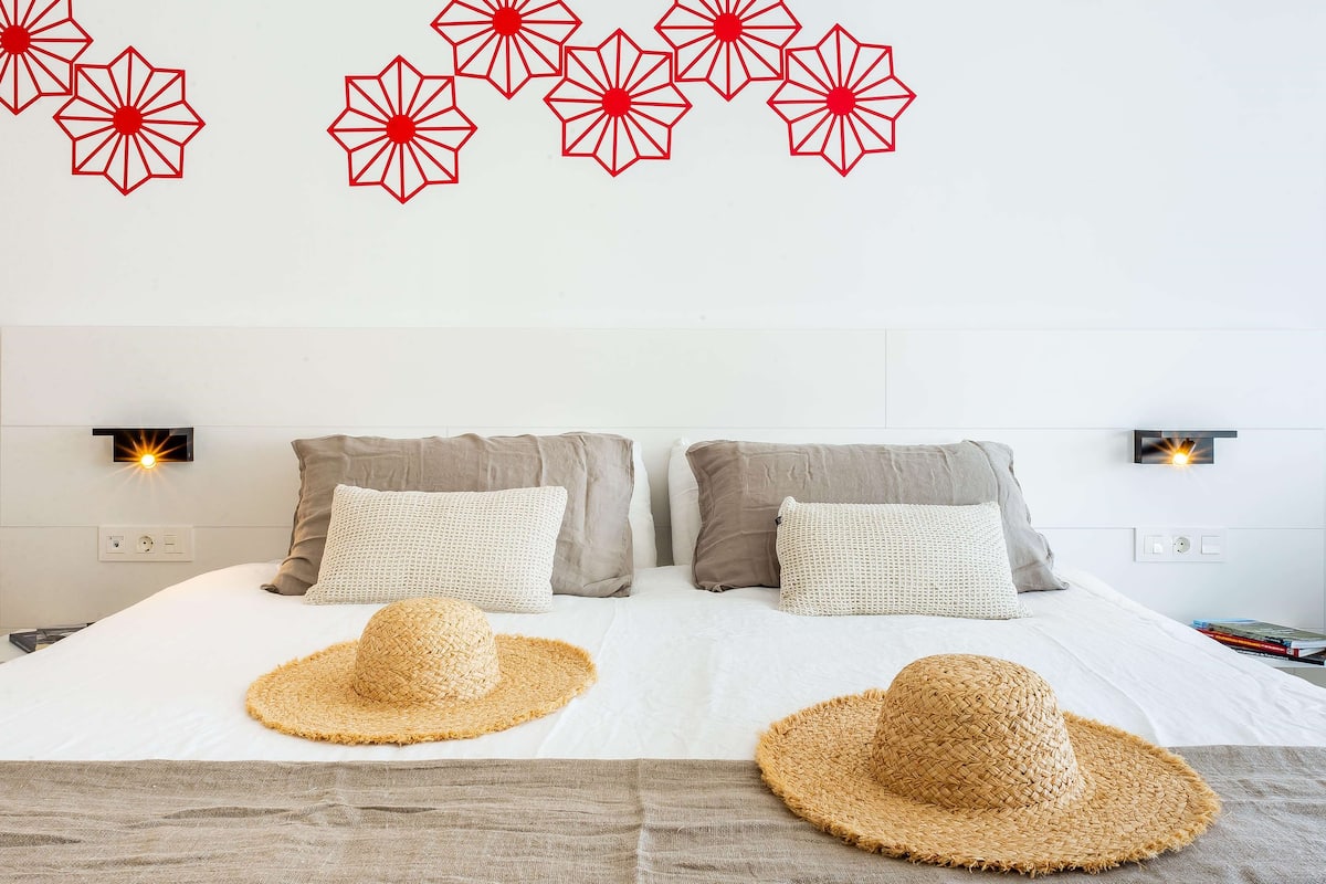 1 bedroom, minibar, desk, soundproofing