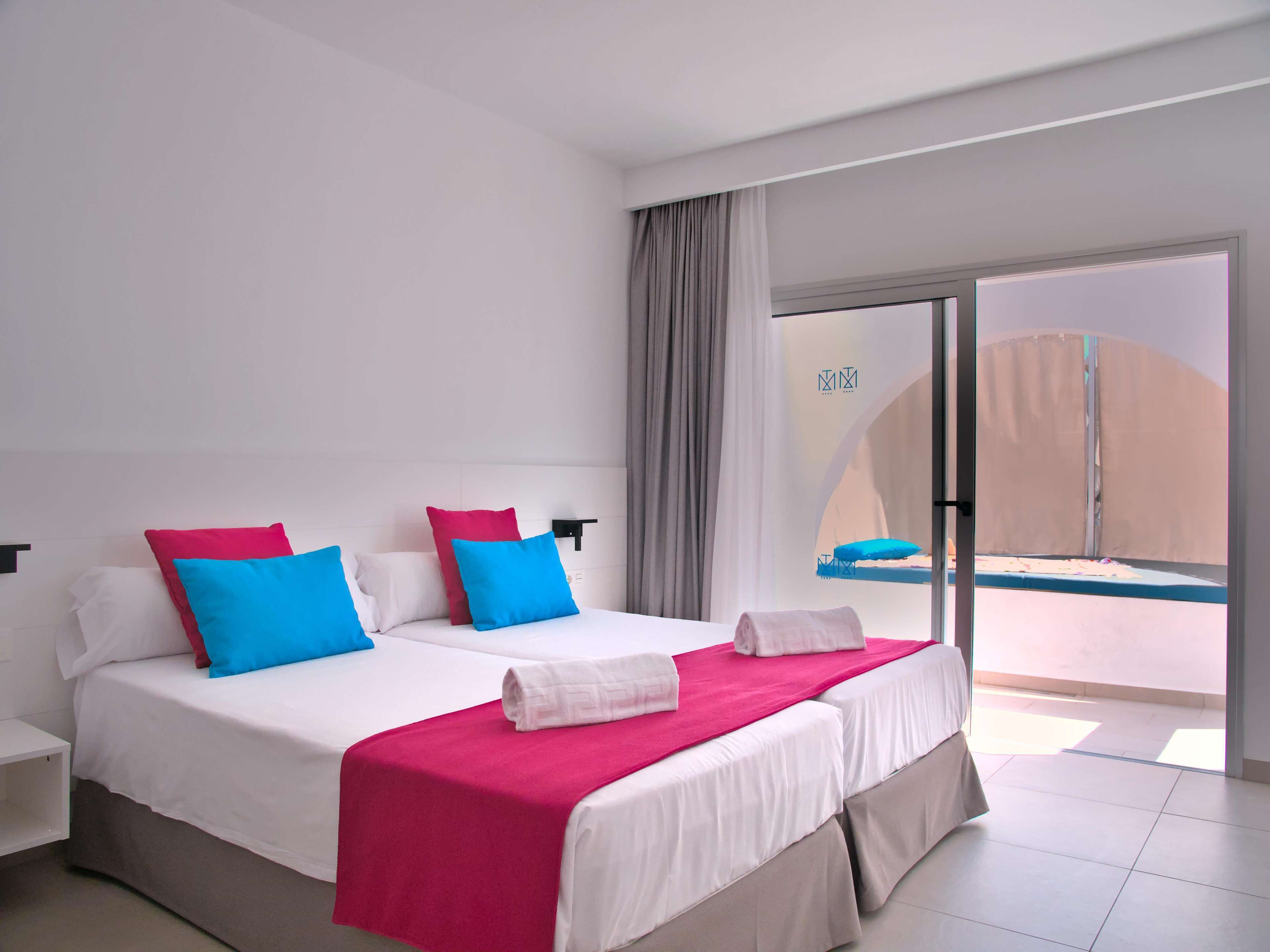 1 bedroom, minibar, desk, soundproofing