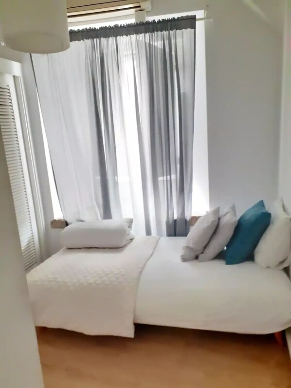 2 chambres, fer et planche à repasser, Wi-Fi gratuit, draps fournis