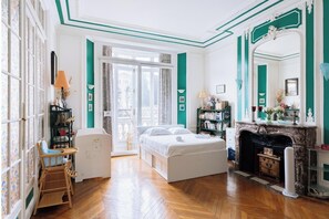 2 soverom, strykejern/-brett, internettilgang og sengetøy