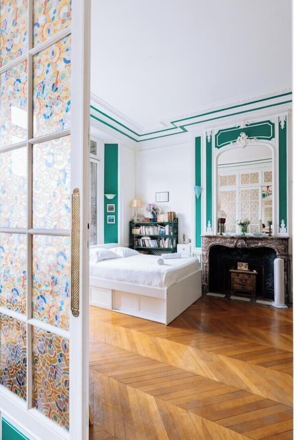 2 bedrooms, iron/ironing board, Internet, bed sheets