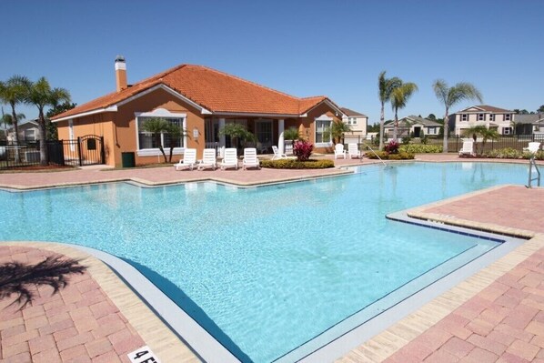 Vila | Kolam renang | Kolam renang outdoor